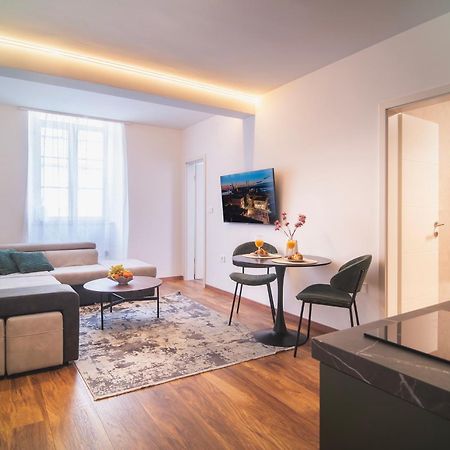 D&A Amphitheatre Premium Apartments With Free Parking PUY Eksteriør bilde