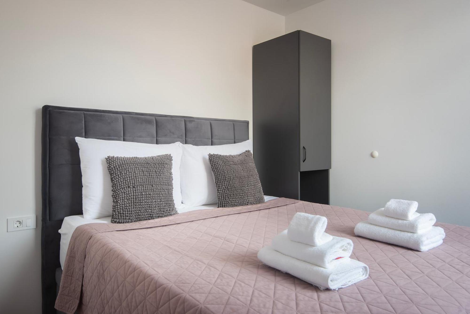D&A Amphitheatre Premium Apartments With Free Parking PUY Eksteriør bilde