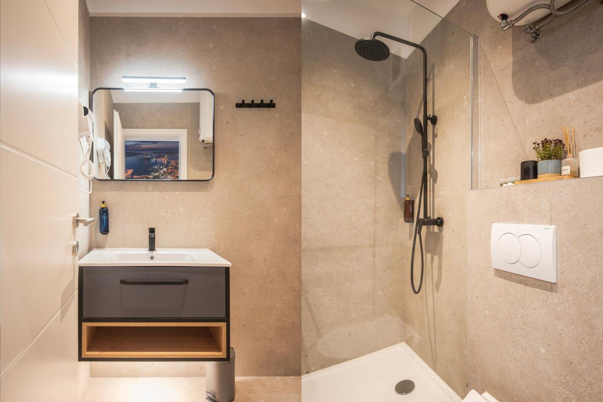 D&A Amphitheatre Premium Apartments With Free Parking PUY Eksteriør bilde