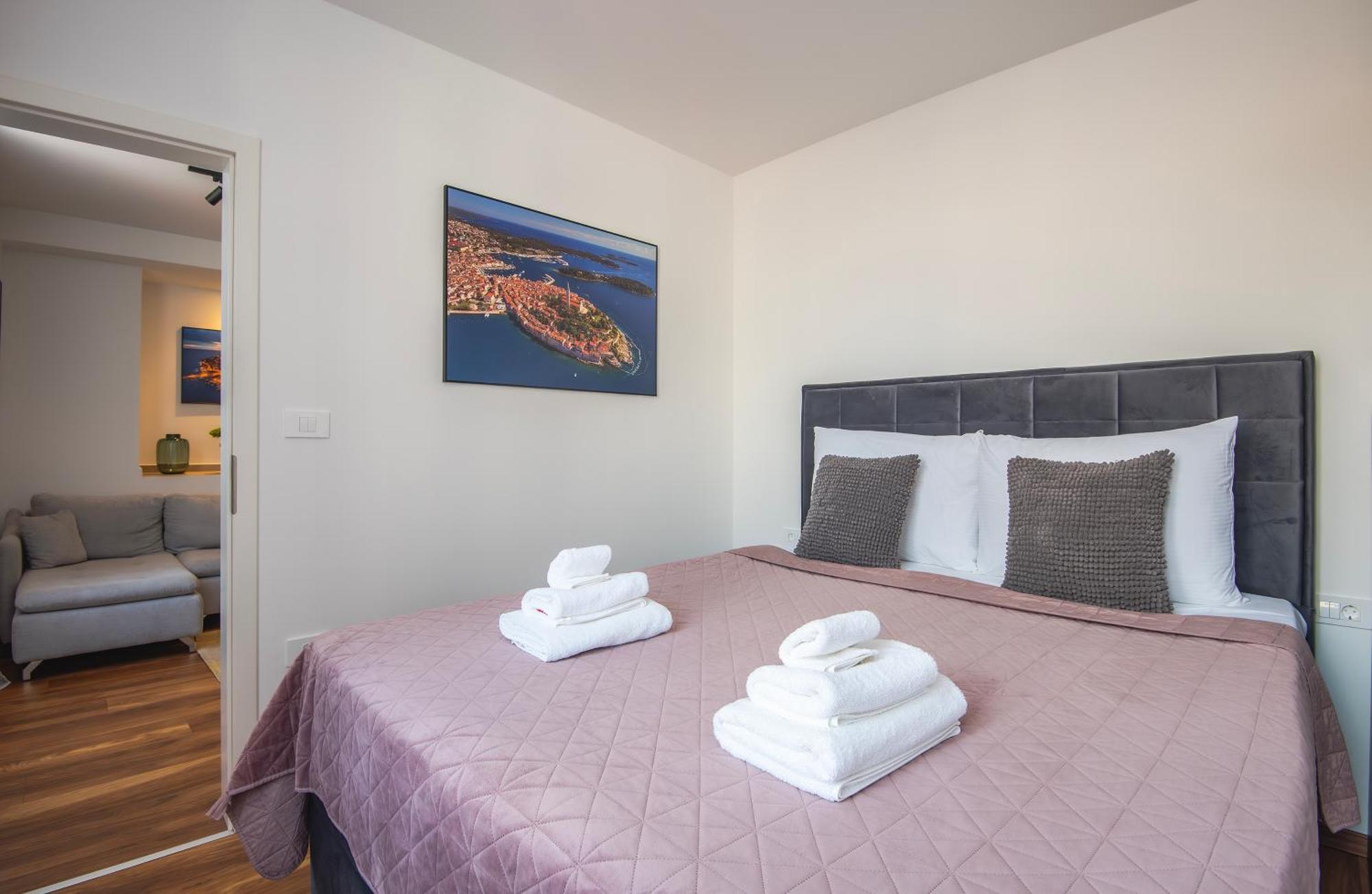 D&A Amphitheatre Premium Apartments With Free Parking PUY Eksteriør bilde