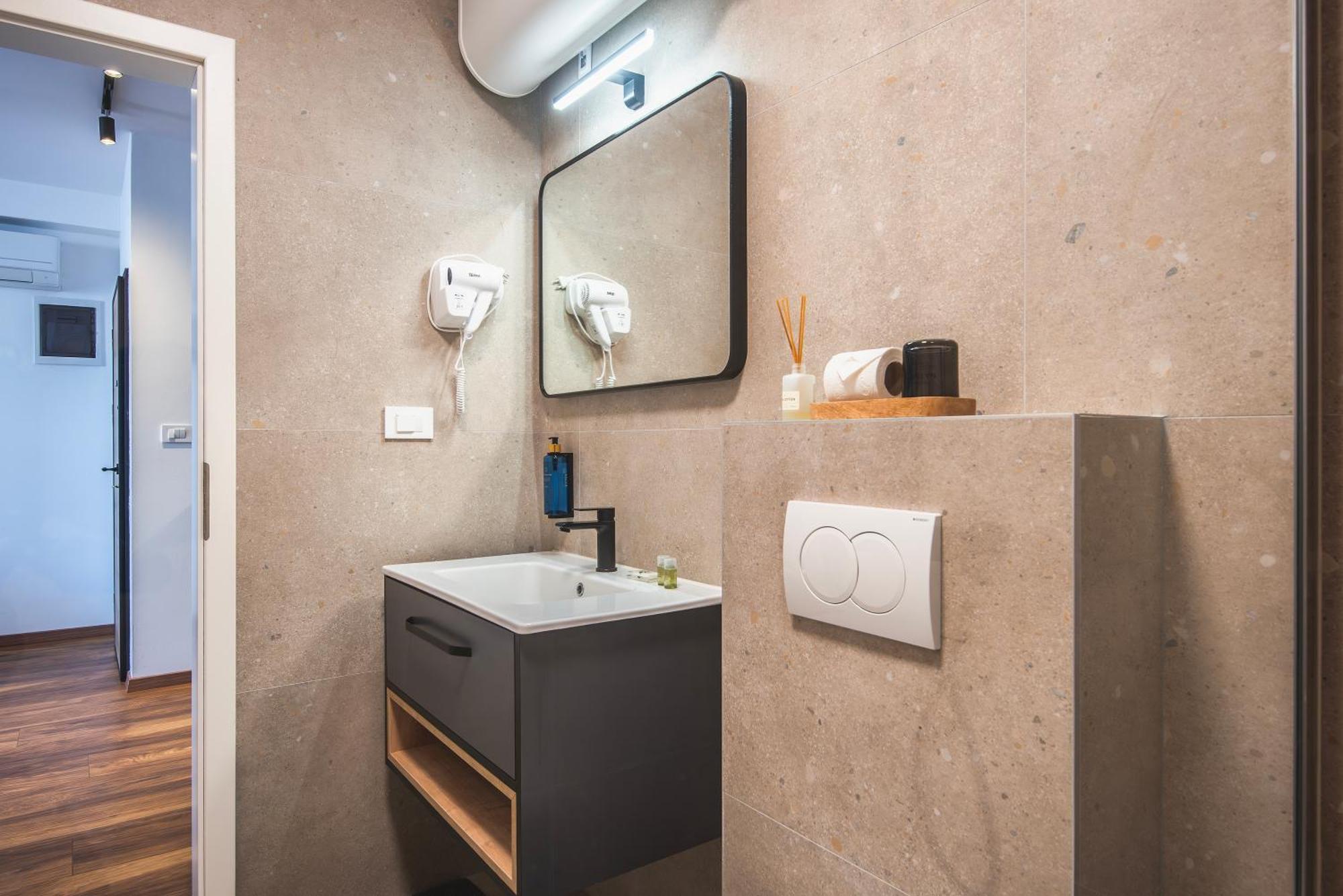 D&A Amphitheatre Premium Apartments With Free Parking PUY Eksteriør bilde