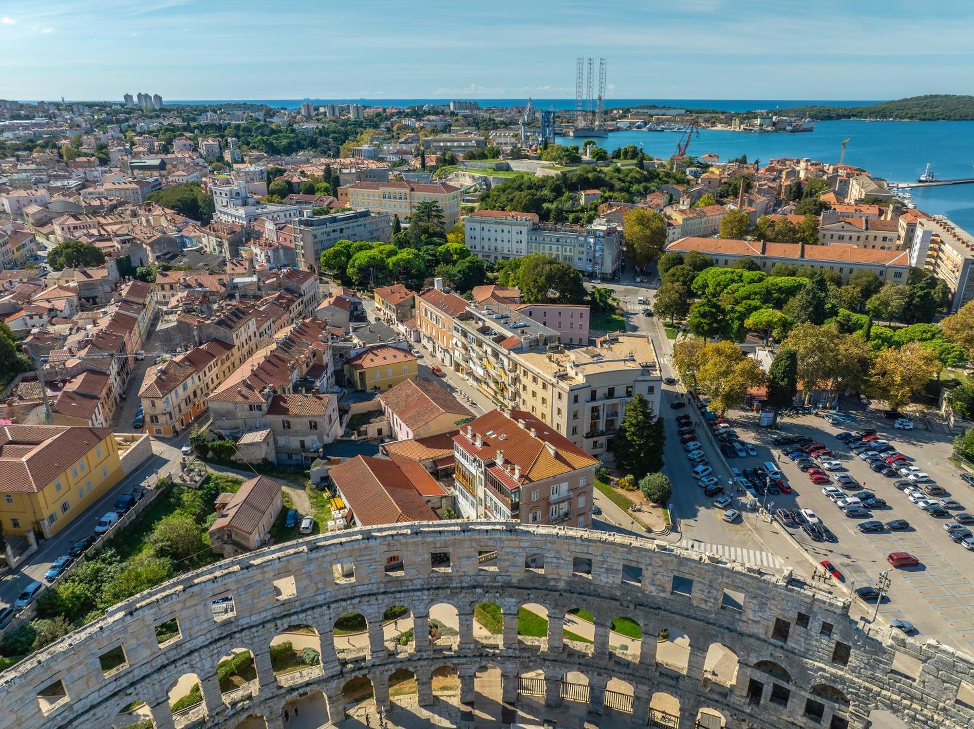 D&A Amphitheatre Premium Apartments With Free Parking PUY Eksteriør bilde