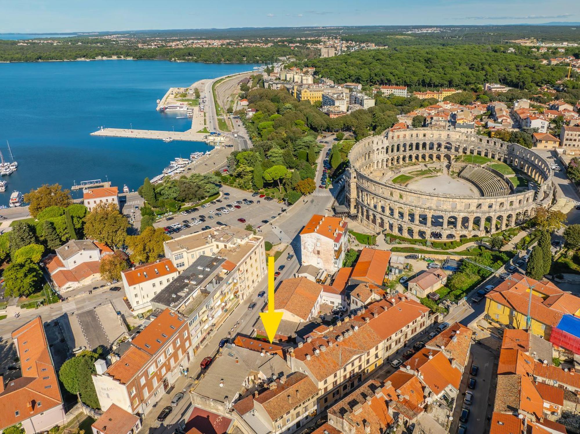 D&A Amphitheatre Premium Apartments With Free Parking PUY Eksteriør bilde