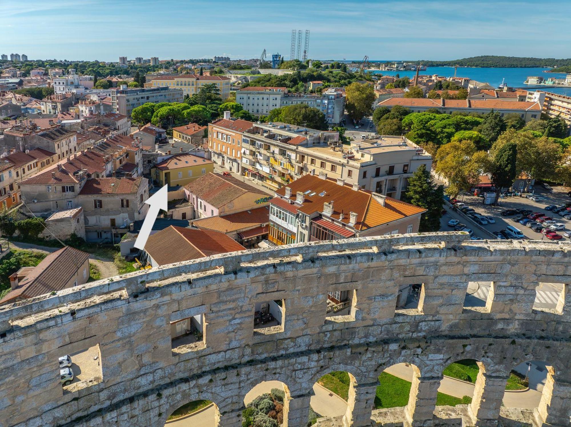 D&A Amphitheatre Premium Apartments With Free Parking PUY Eksteriør bilde